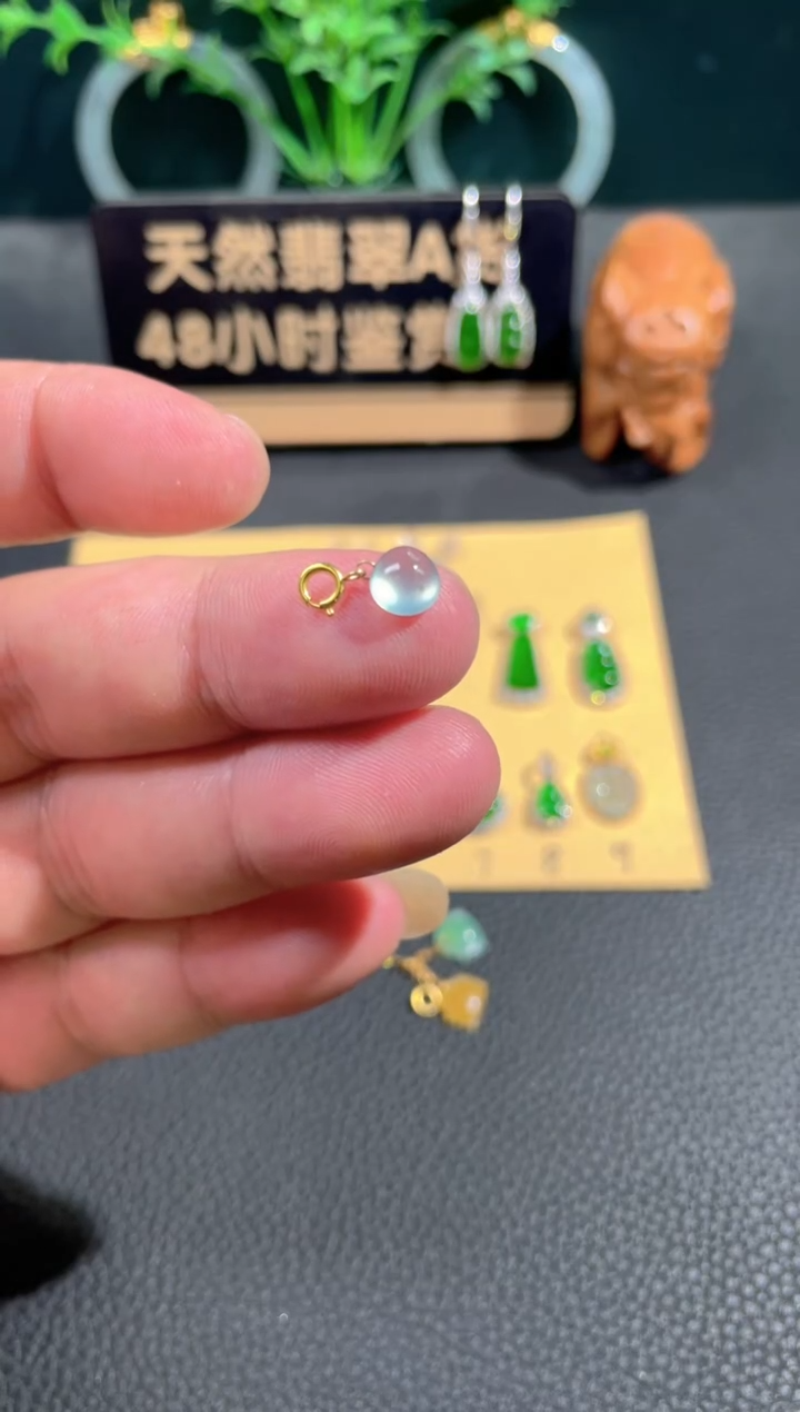 颈饰18K金镶嵌翡翠翡翠