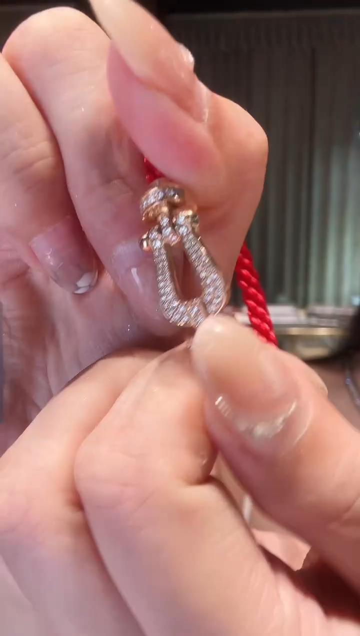 18K金镶嵌吊坠钻石AY0184-R