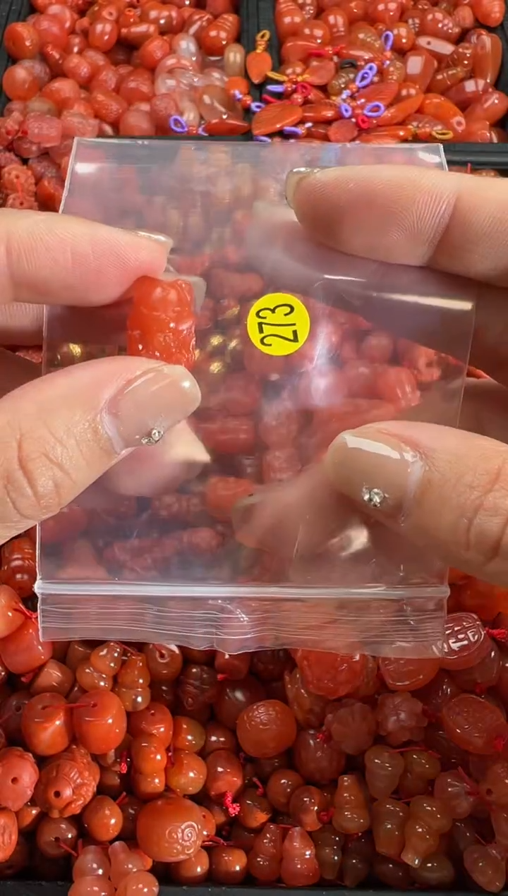 【闪购商品】南红玛瑙颈饰未镶嵌1