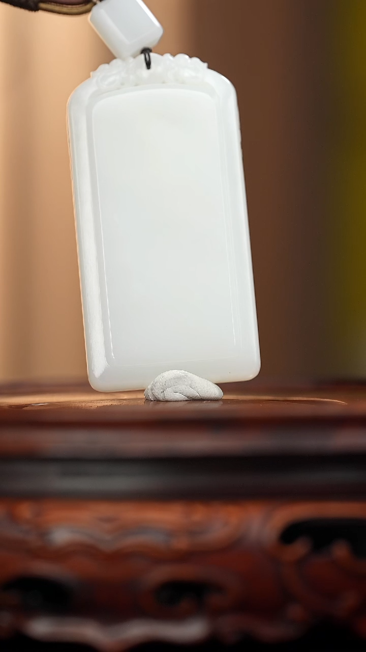 未镶嵌和田玉挂件开**鲜和田玉