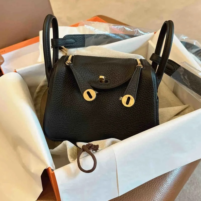 99新 Hermes/爱马仕 小花Jerry活动Lindy Mini 黑色B刻 金扣包