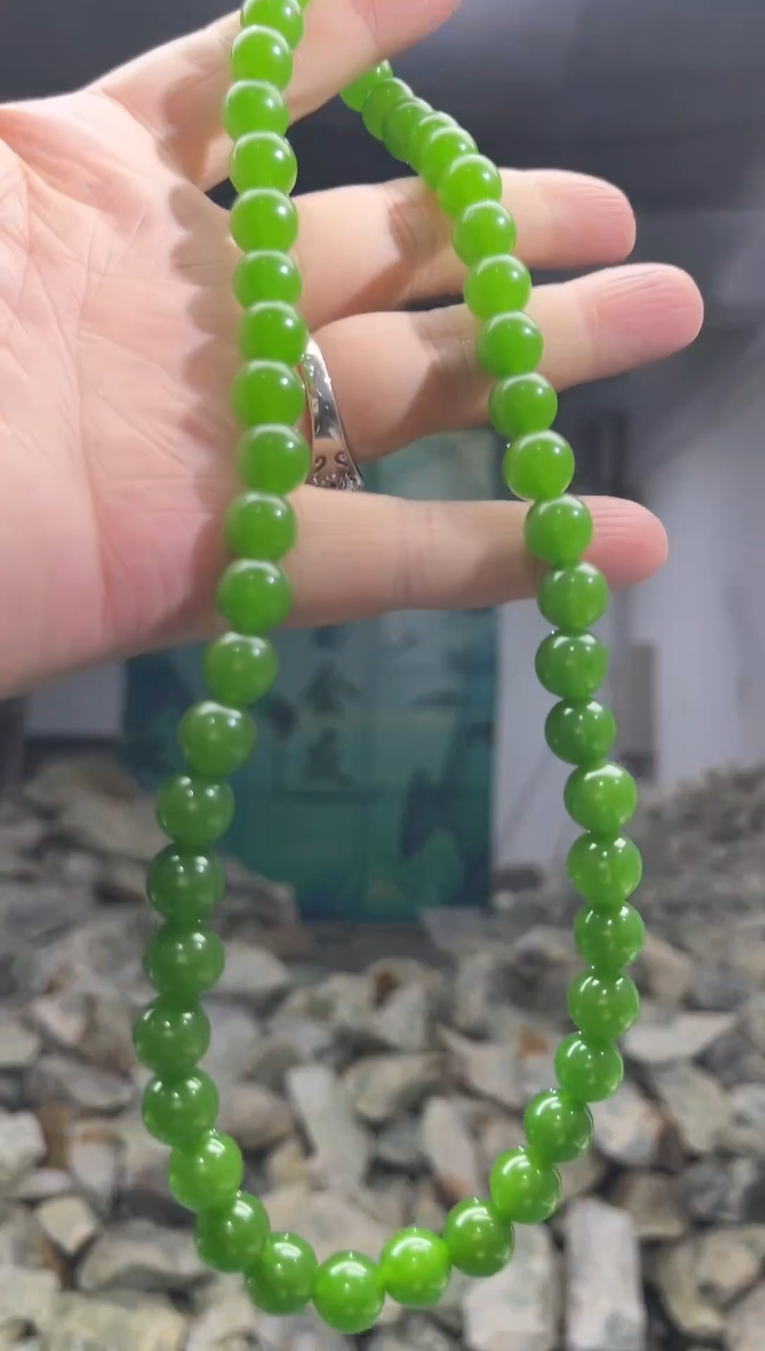 颈饰未镶嵌和田玉（碧玉）苹果绿妈妈链