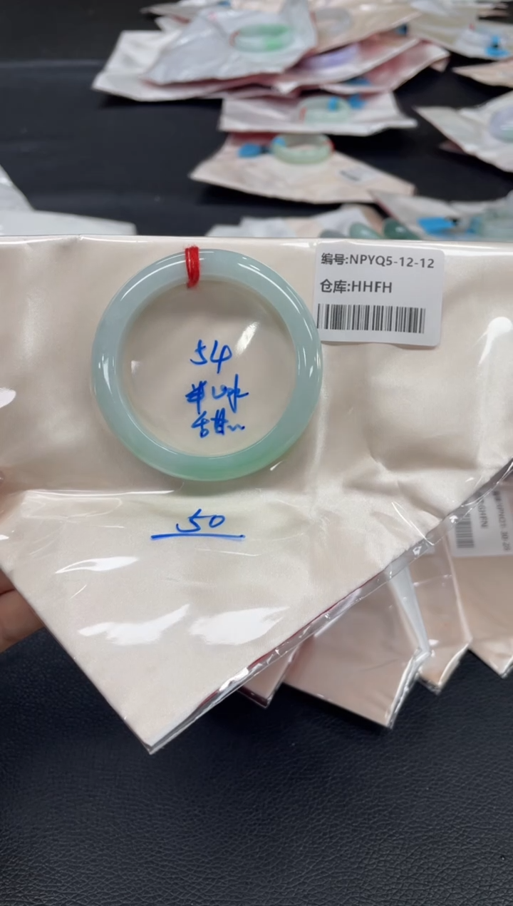 未镶嵌手镯翡翠翡翠手镯