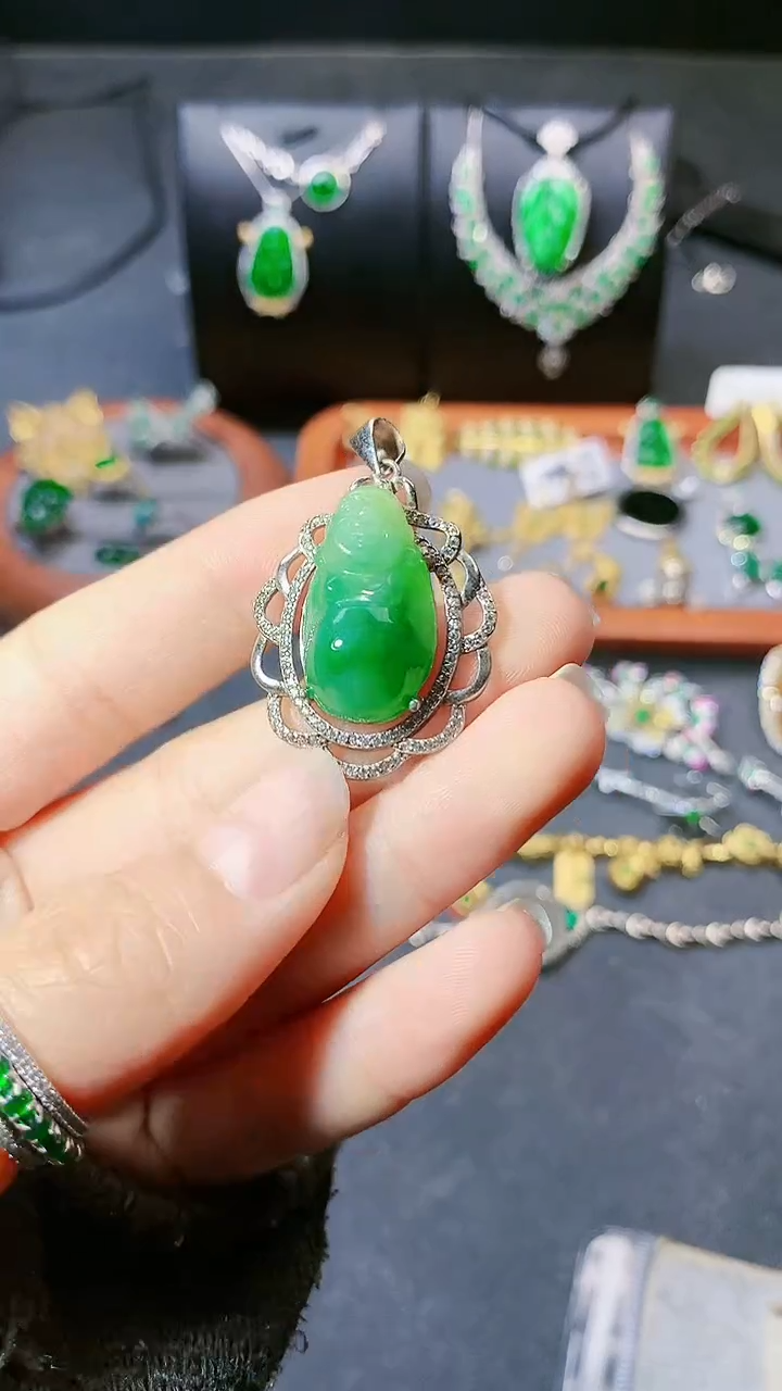 【闪购商品】翡翠颈饰银S925镶嵌吊坠