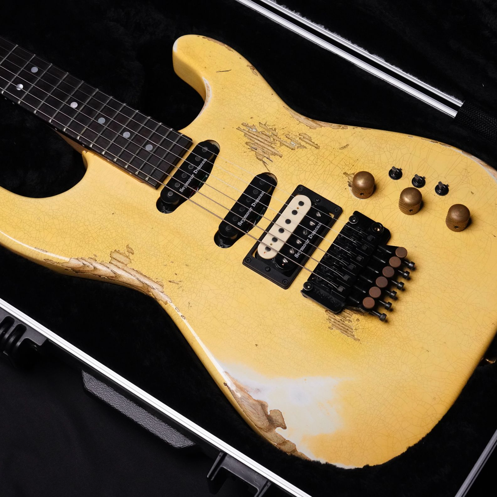 Charvel Custom Shop Built巴西玫瑰木指板电吉他