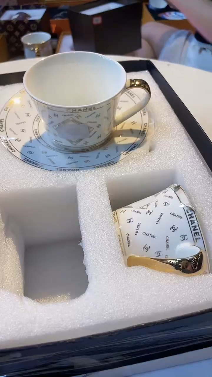 杯鸿辉家品牌瓷器，京东包邮！