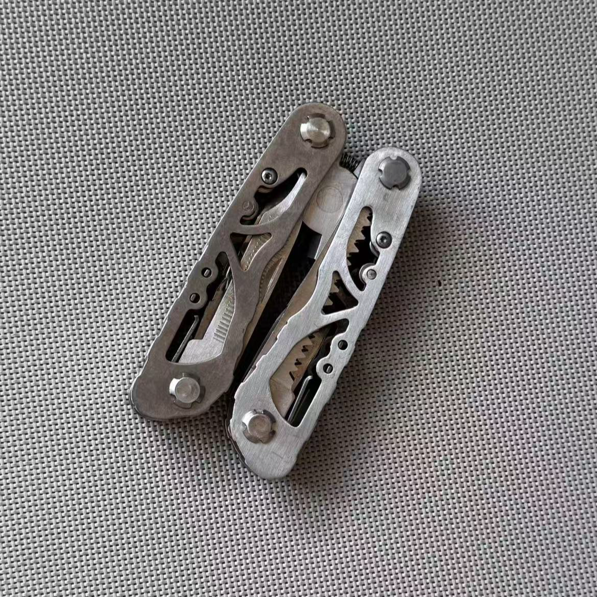 未拆封 iQOO 多功能折叠合金钳子