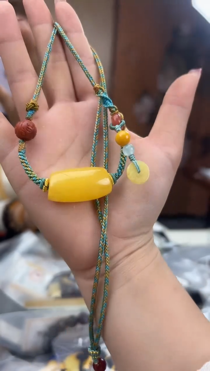 【闪购商品】琥珀裸石未镶嵌蜜蜡吊坠