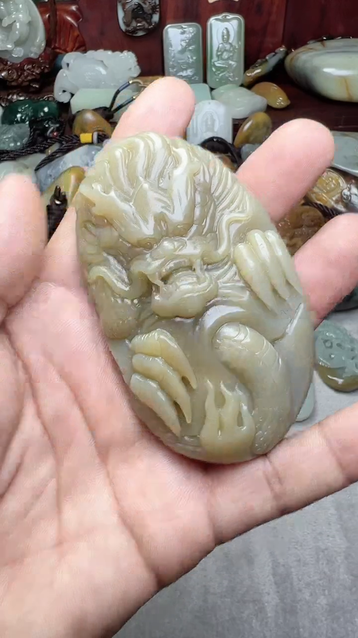 和田玉未镶嵌把件-