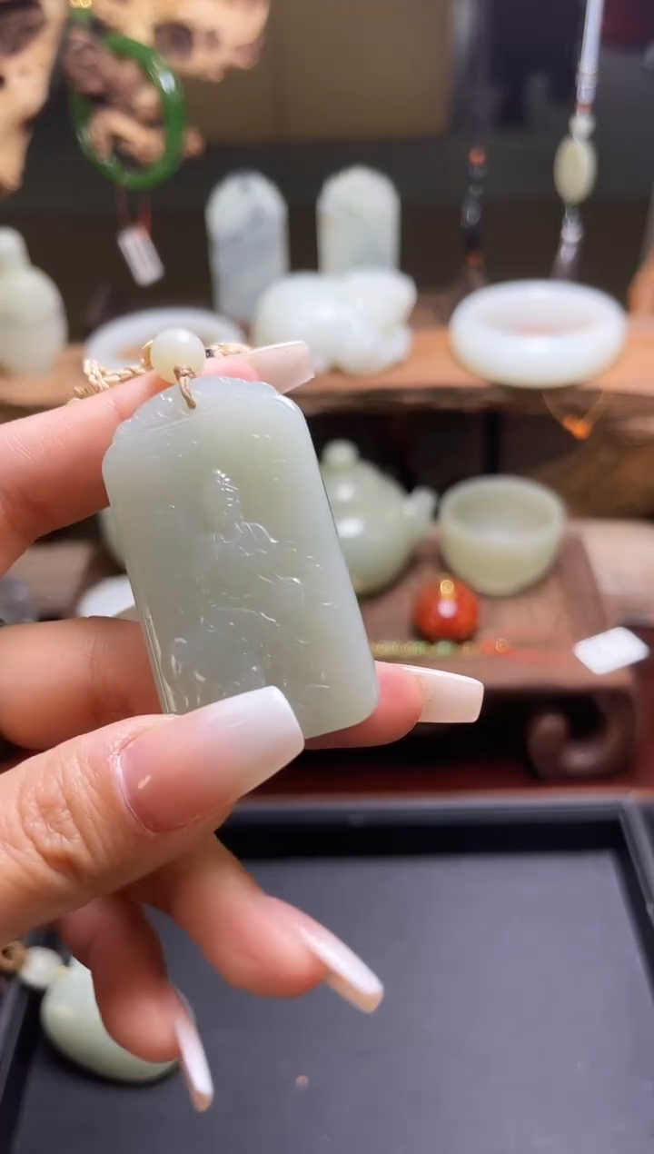 【闪购商品】和田玉吊坠未镶嵌新疆且末迪克兰普贤无事牌