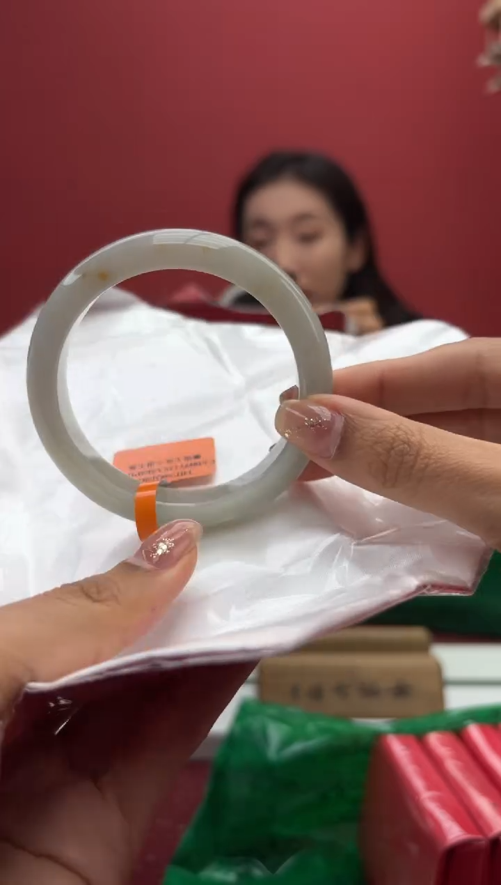 【闪购商品】翡翠手镯未镶嵌8手镯