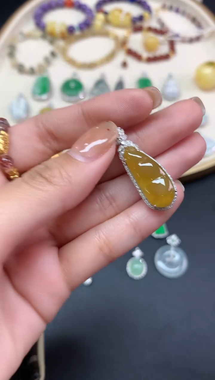 【闪购商品】翡翠吊坠(不含链)18K金镶嵌吊坠A448|3980