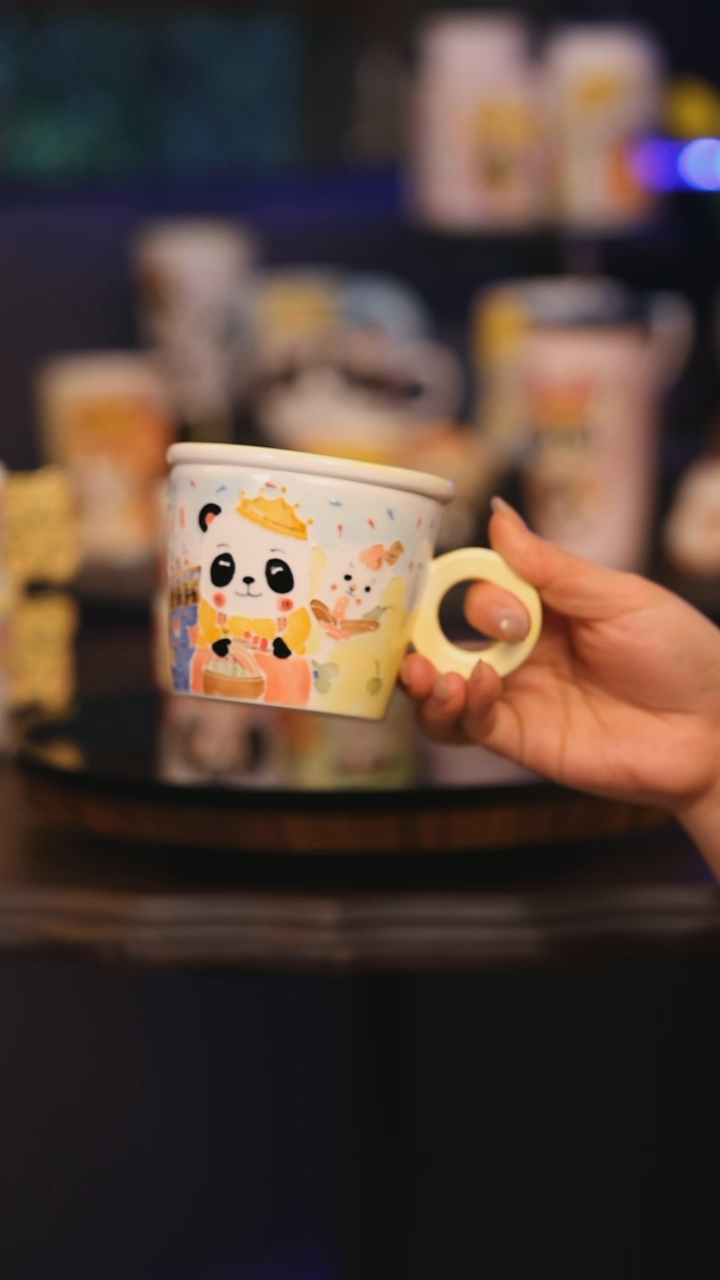 【闪购商品】摆件景德镇釉下彩绘设计师款式陶瓷