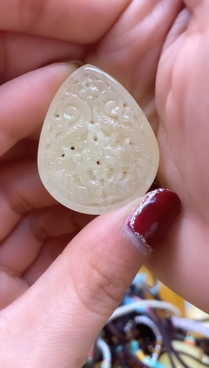【闪购商品】琥珀裸石未镶嵌挂坠