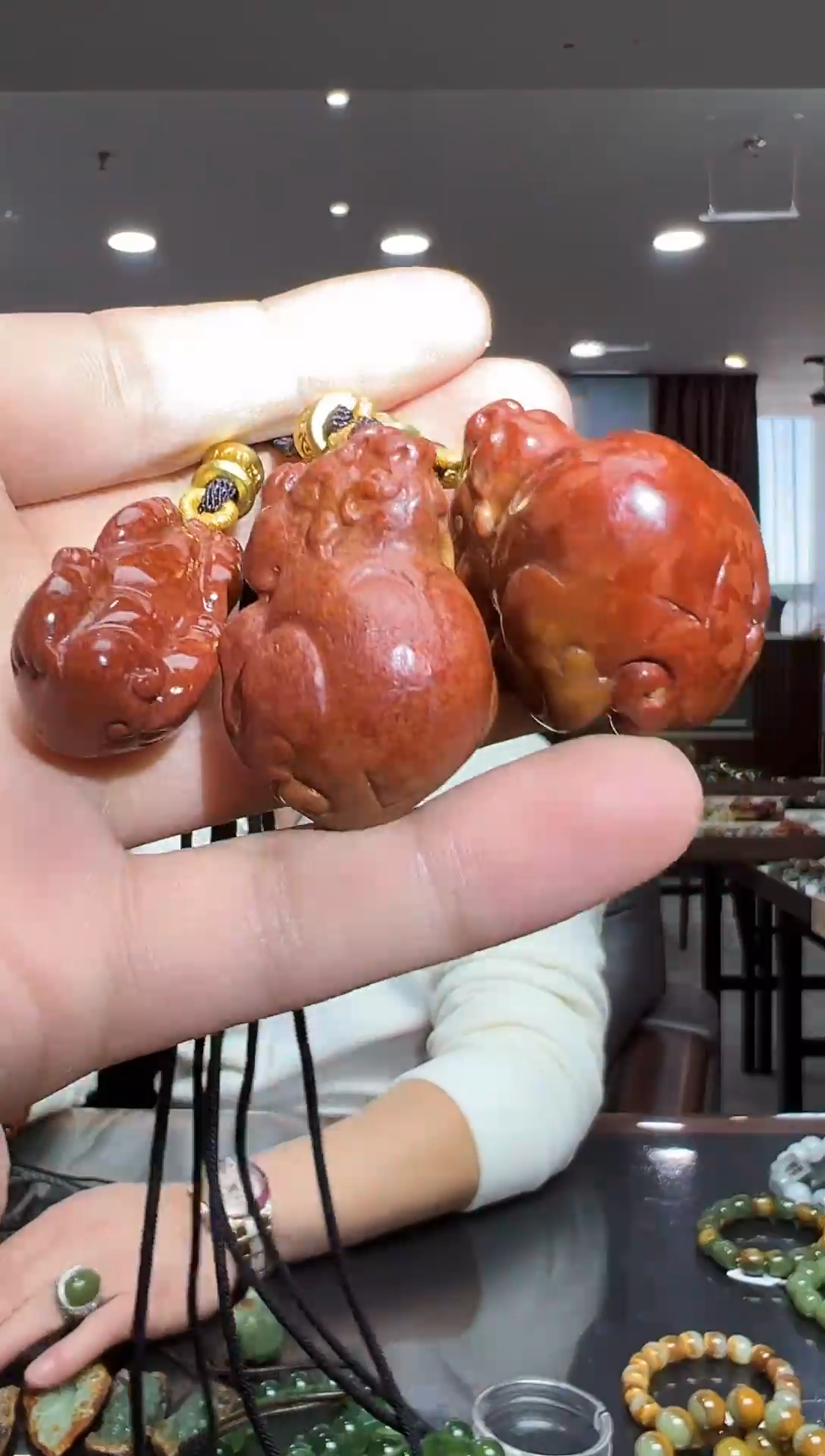 未镶嵌透闪石质玉挂件貔貅-多样性发货其中发一