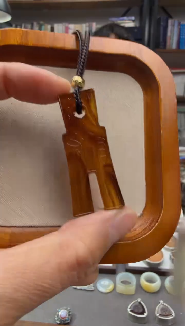 琥珀颈饰未镶嵌货布吊坠