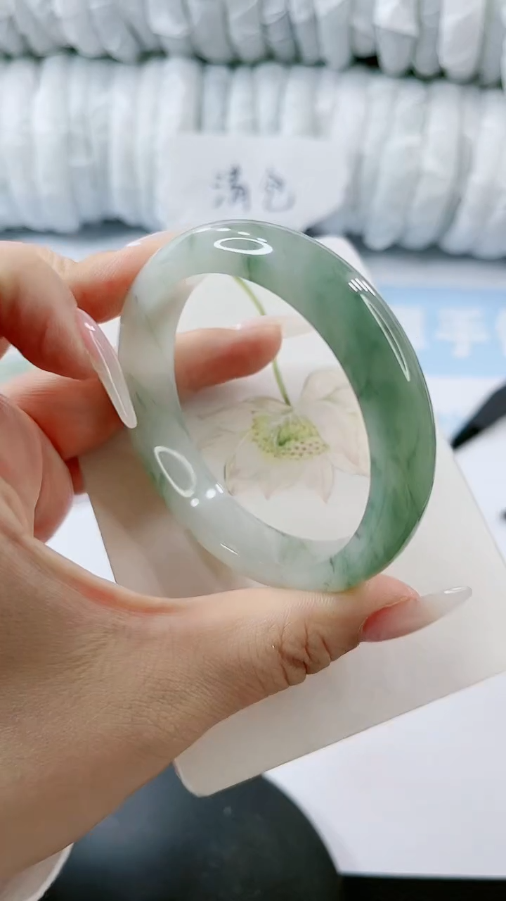 【闪购商品】石英质玉手镯未镶嵌多样性发货V428