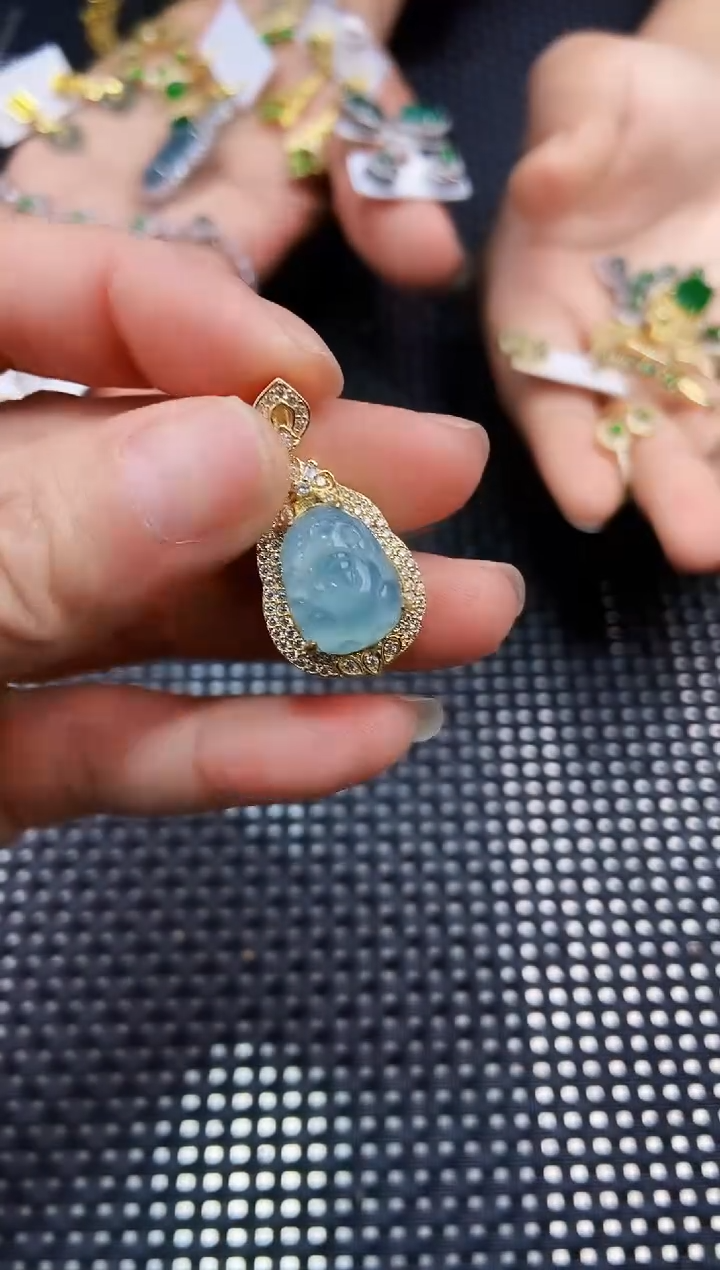 【闪购商品】翡翠颈饰未镶嵌1111111111