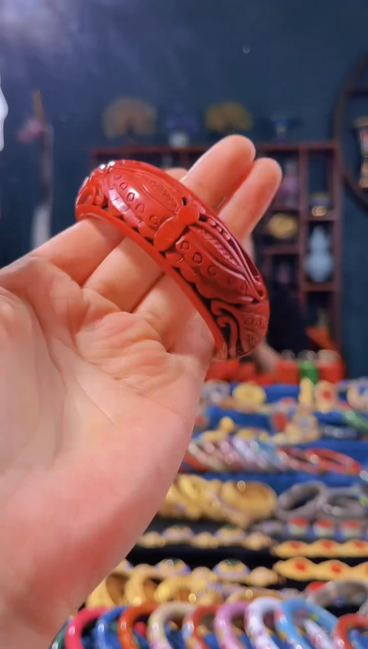 【闪购商品】非遗绝技 雕漆蝴蝶手镯（59圈）
