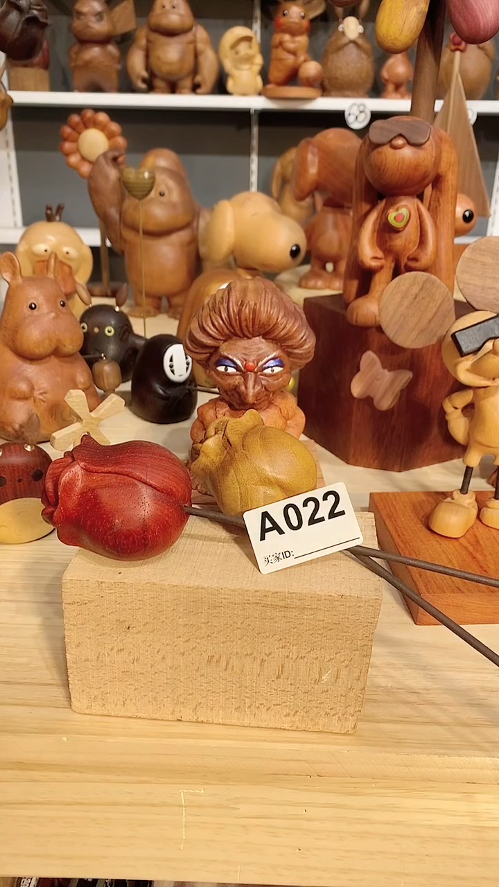 【闪购商品】木木雕摆件可爱卡通