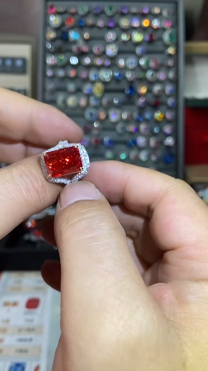 2碧玺（处理）戒指B12.12-144