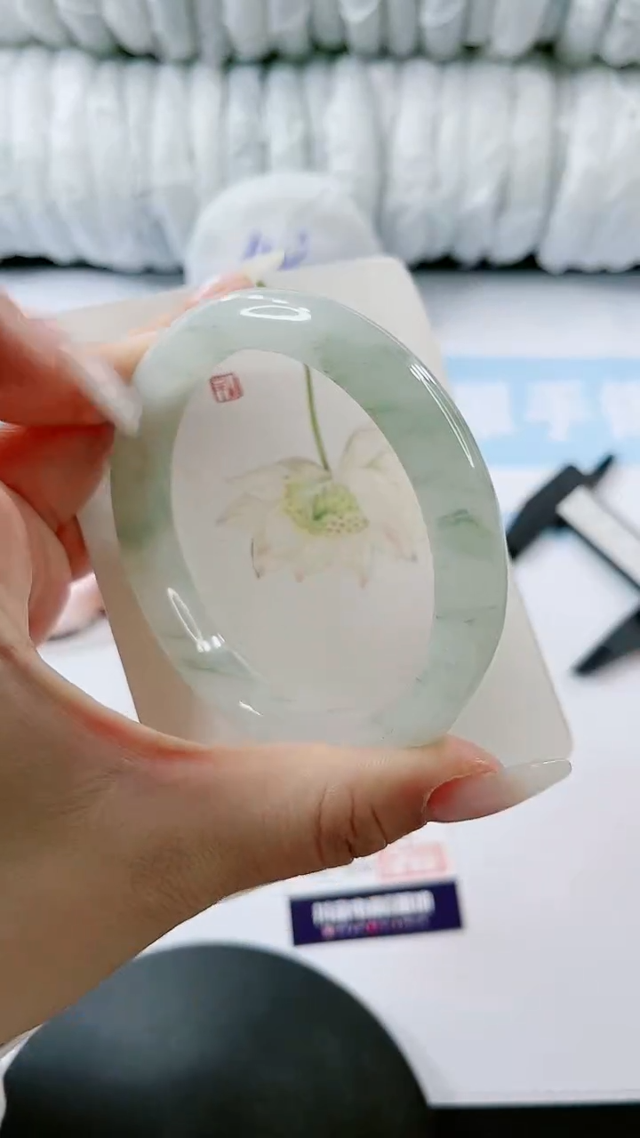 【闪购商品】石英质玉手镯未镶嵌多样性发货V407