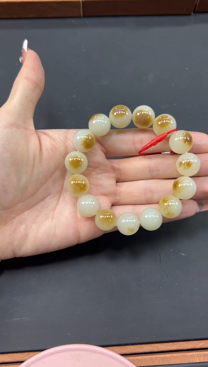 【闪购商品】和田玉手串未镶嵌且末金山微色差卡14手串