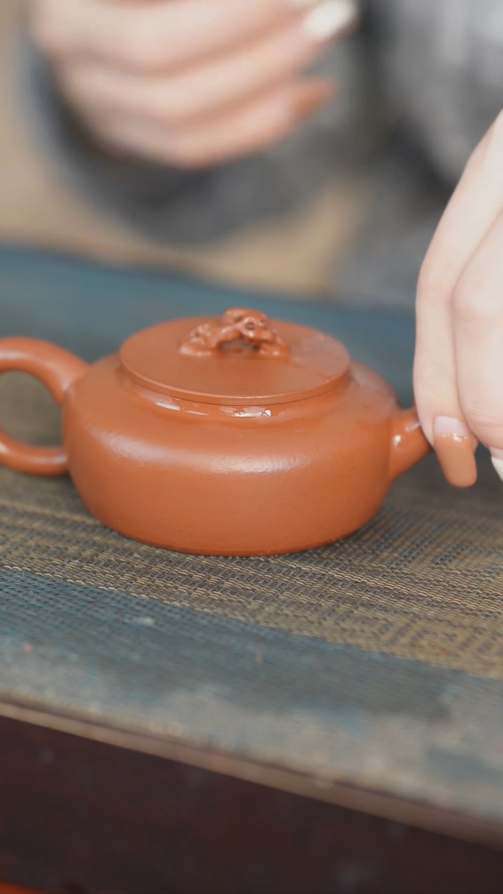 【闪购商品】喀左紫砂真不错，主播即使做壶的