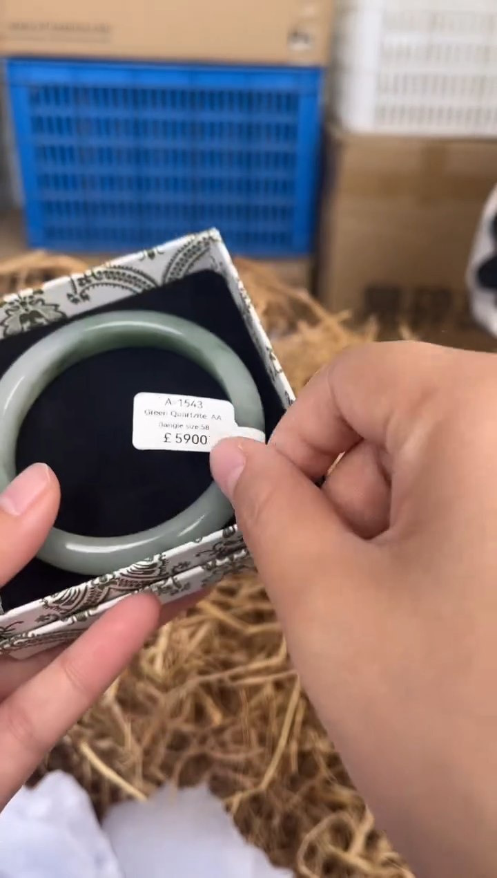 未镶嵌手镯石英质玉A-1543