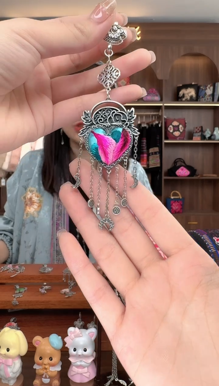 【闪购商品】织绣扶光苗绣传承288
