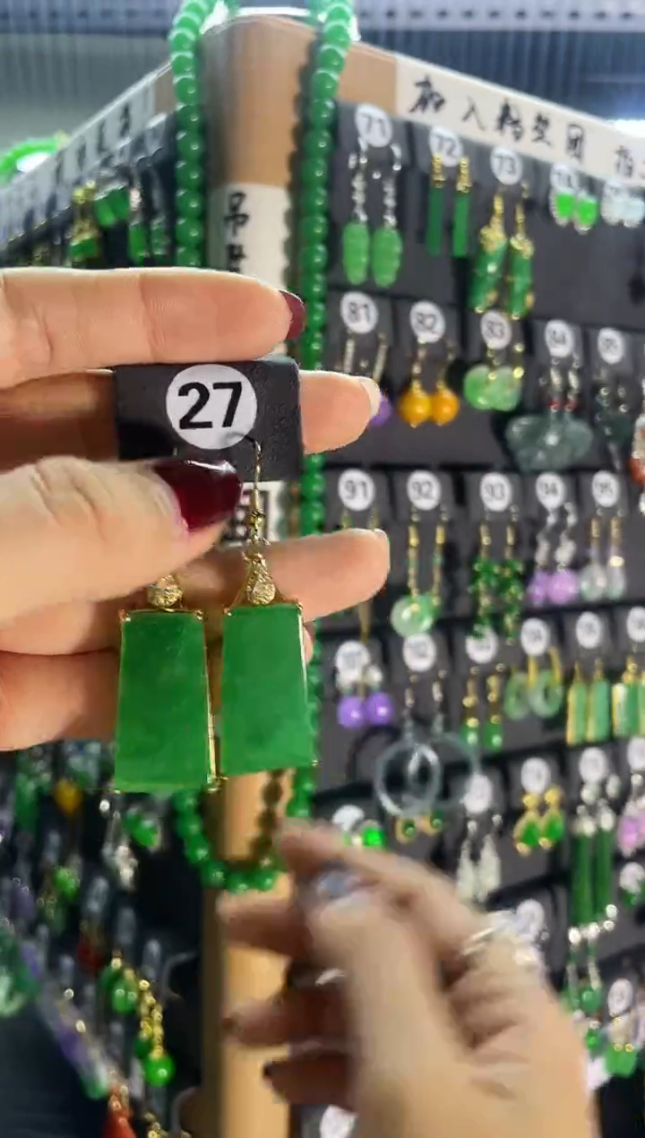 【闪购商品】翡翠耳饰银S925镶嵌27...