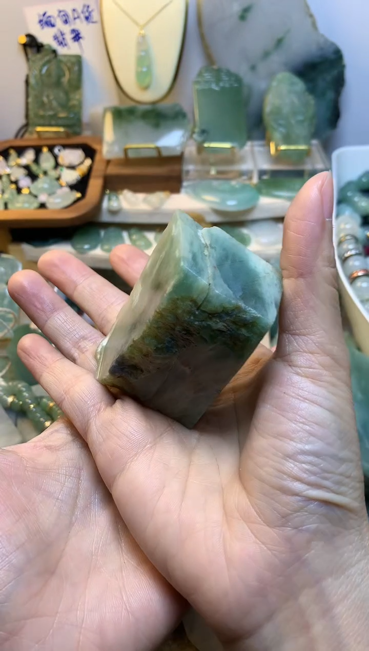 未镶嵌挂件翡翠闲*?缅甸A货翡翠，没有运费险