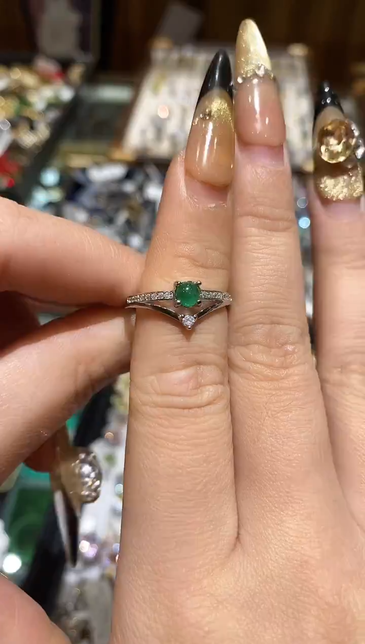 银S925镶嵌戒指祖母绿楚楚珠宝中古甄选不退换