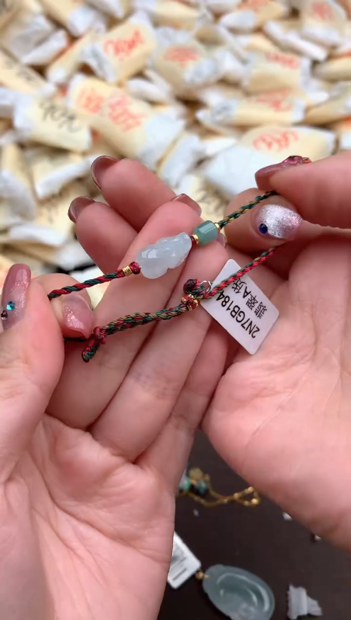 【闪购商品】翡翠手绳未镶嵌一