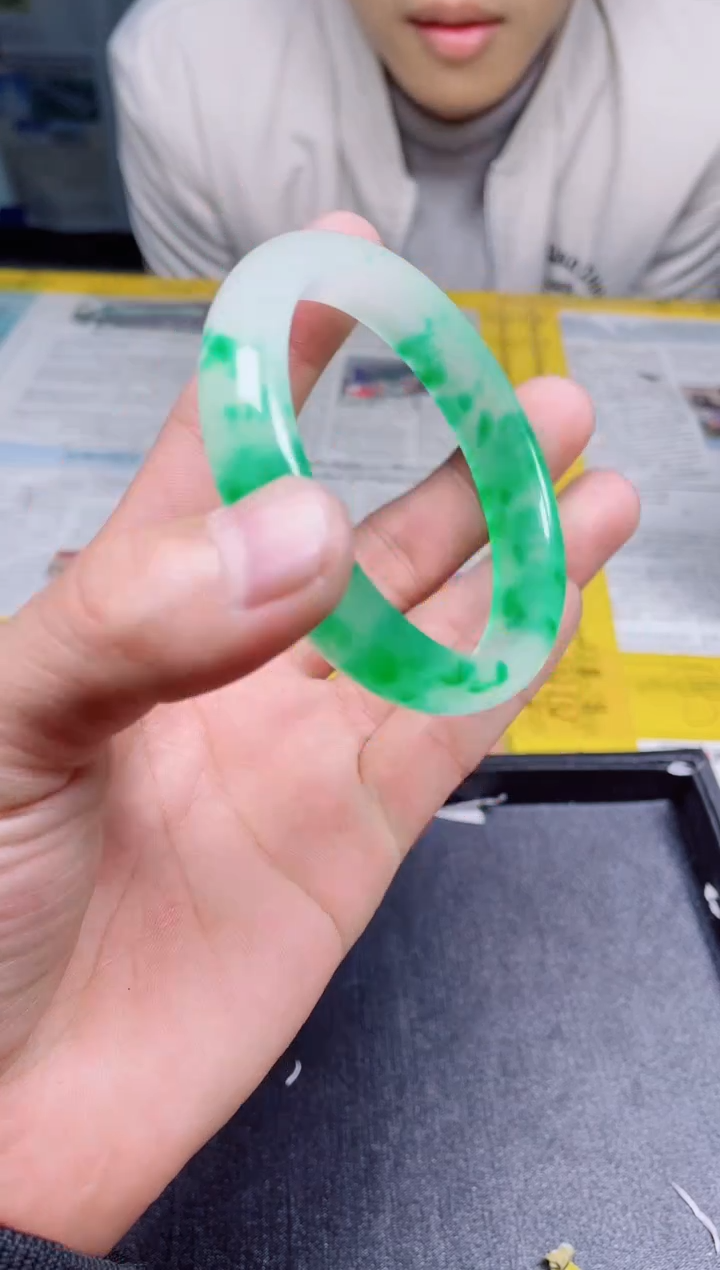 时尚精美高端手镯107