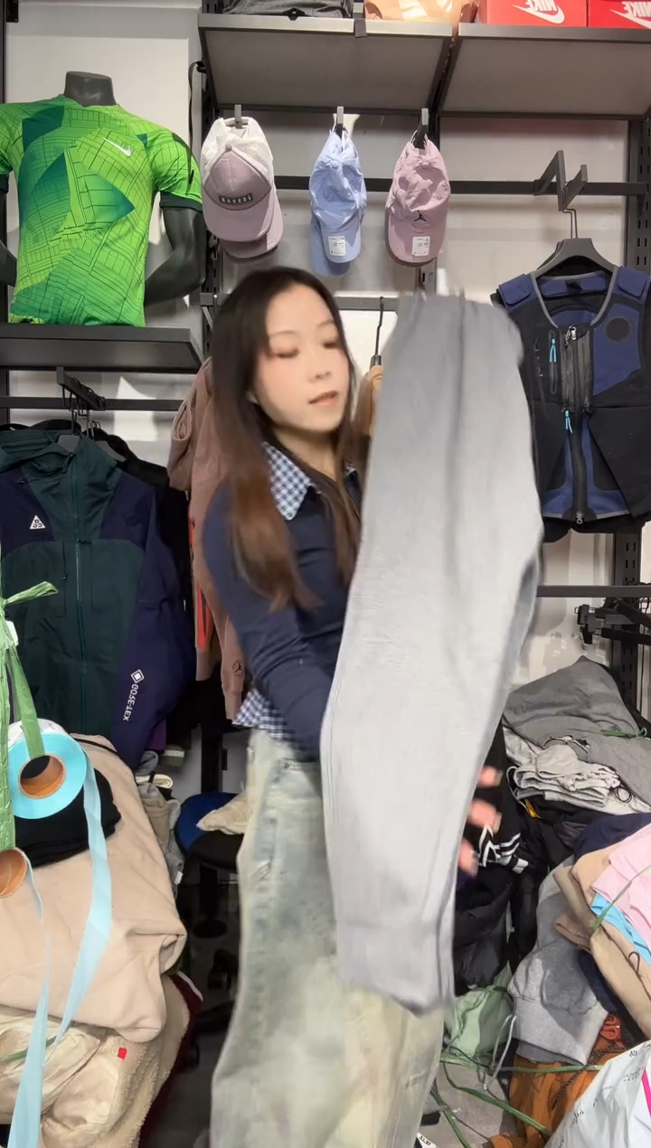 1003编码 耐克卫衣服饰过款为准 尺码180