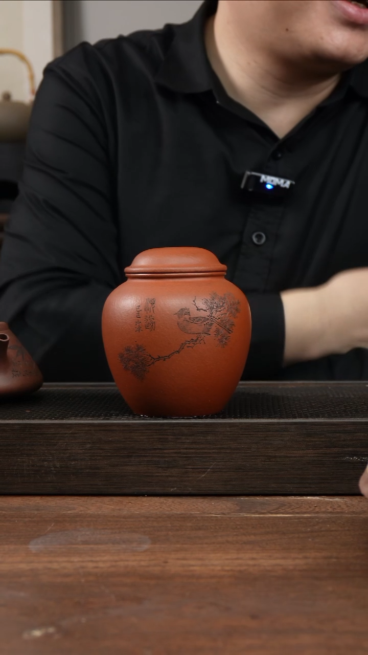 茶杯紫砂红清水小鸟刻绘  圆茶叶罐 ！   