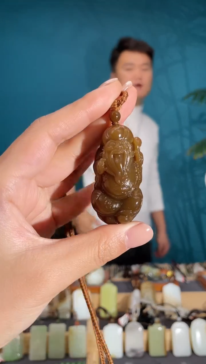 颈饰未镶嵌和田玉1