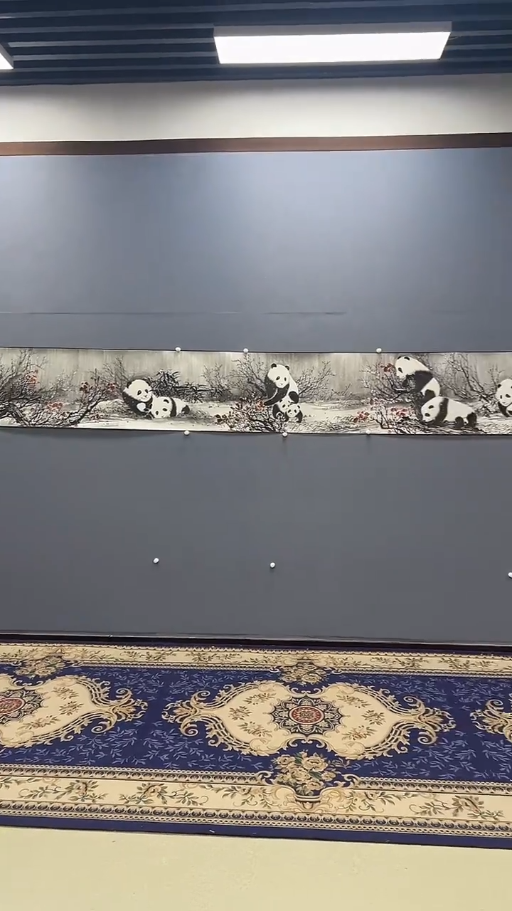 国画柳晓叶绘画23平尺熊猫手卷