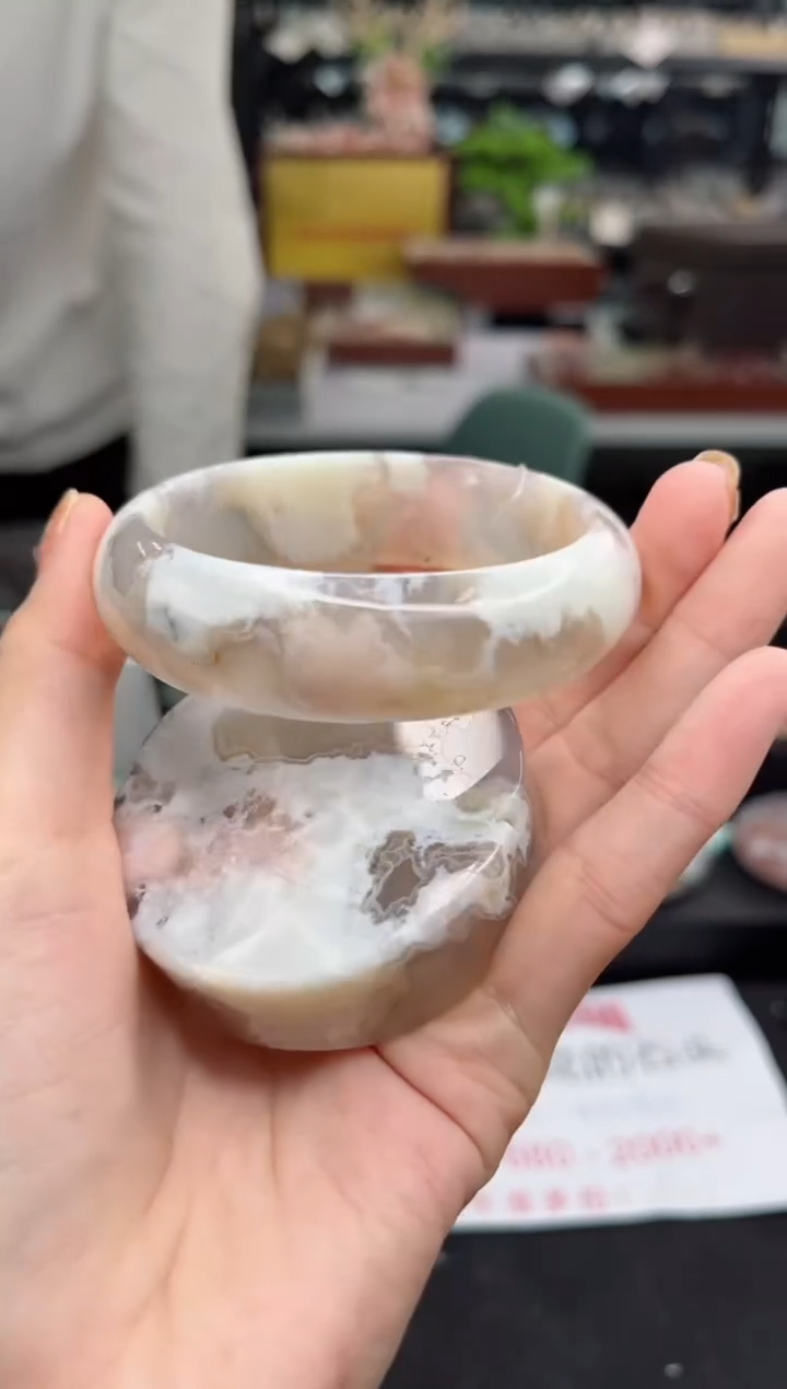 【闪购商品】石英质玉手镯未镶嵌59圈口（赠品镯心）1681098