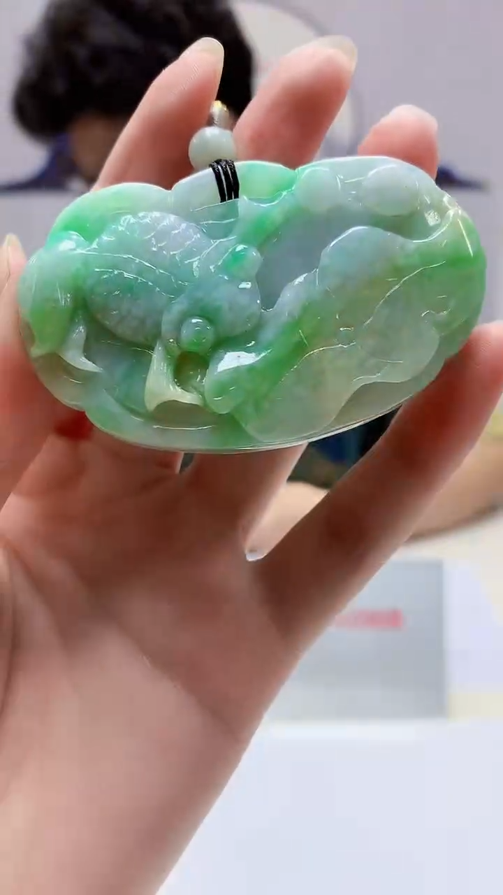 【闪购商品】定制翡翠未镶嵌4688zm-毛货挂件荷叶鱼81