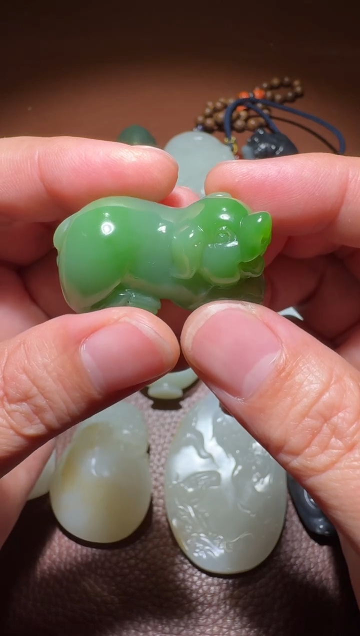 未镶嵌和田玉挂件和田玉