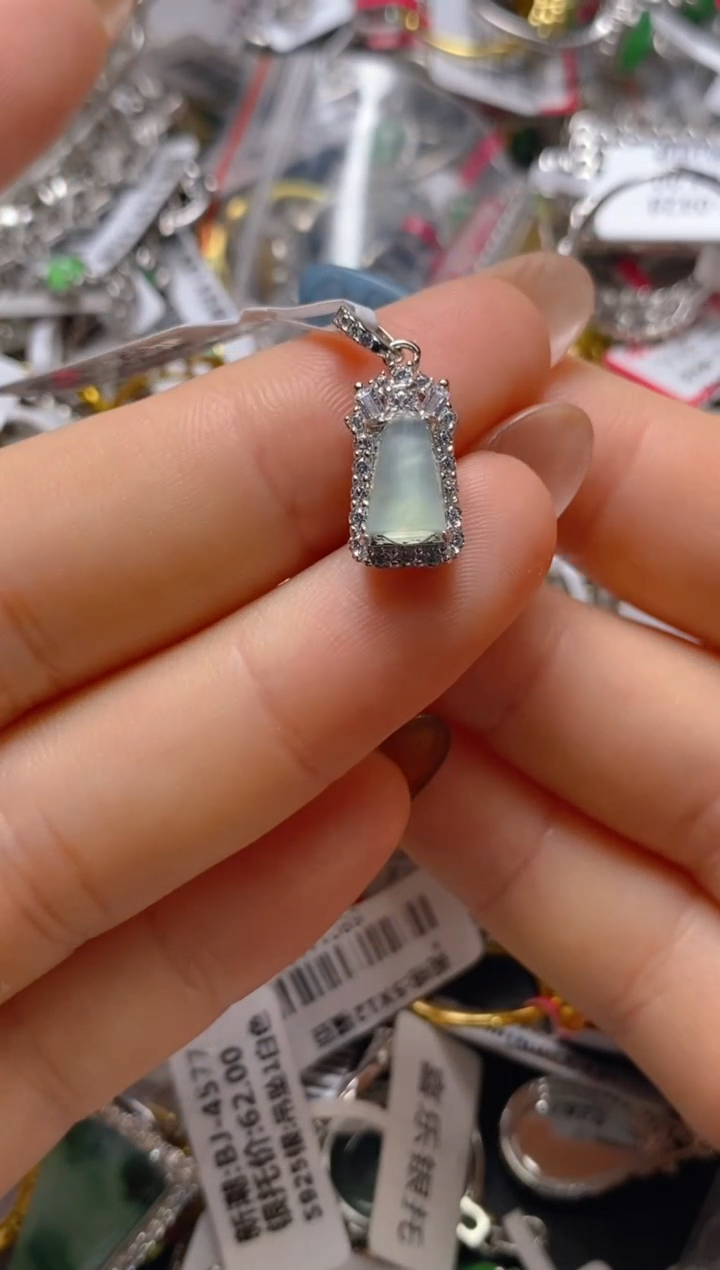 银S925镶嵌戒指翡翠百内无证书