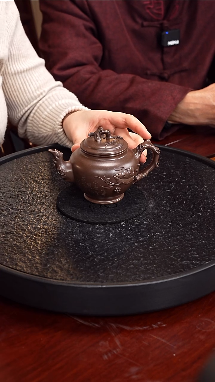 茶壶紫砂朱持平 松鼠葡萄报春59  紫泥  260毫升 鱼化龙盖杯