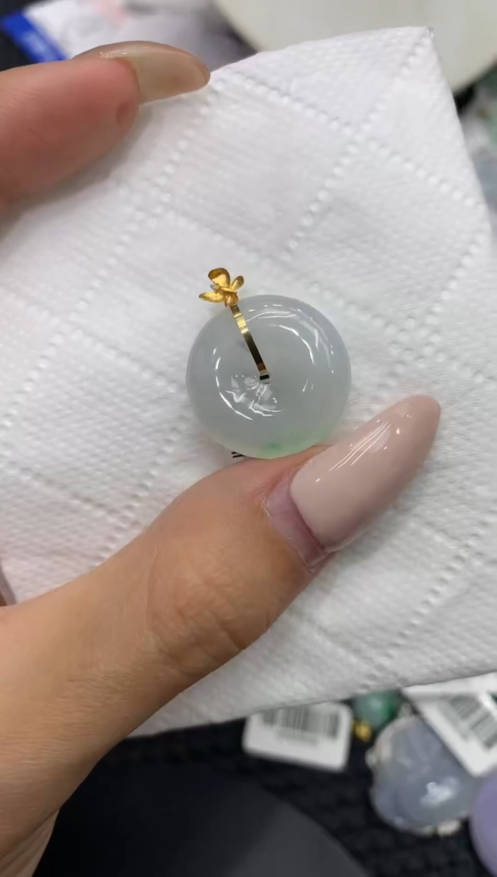 颈饰18K金镶嵌翡翠111111111111