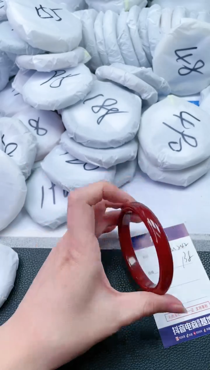 【闪购商品】石英质玉手镯未镶嵌M242