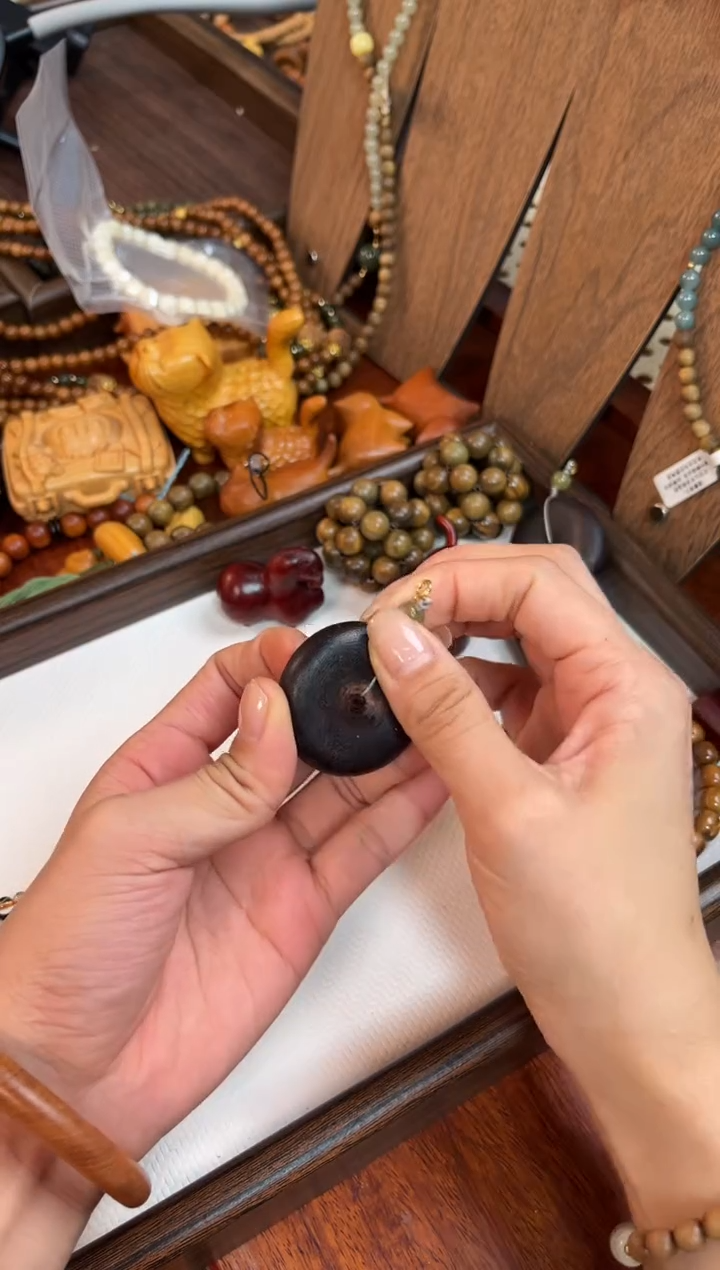 非洲檀香无事牌降真香平安扣 40mm左右