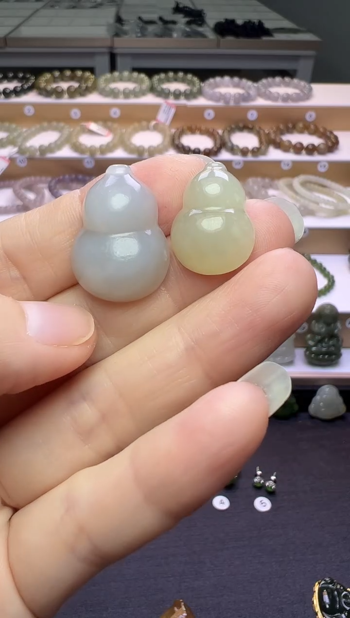 颈饰未镶嵌和田玉115号链接有包容约卡23*17*8两个15米