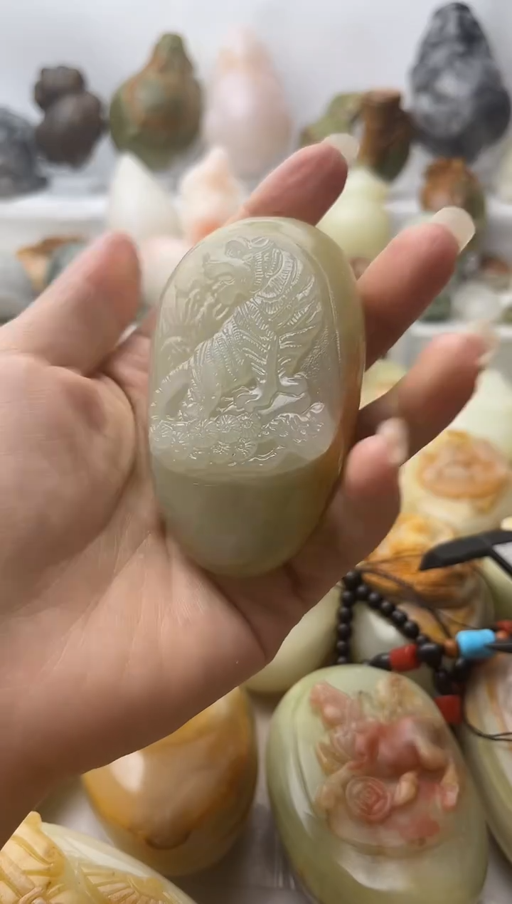 石材方解石手把件不退换虎