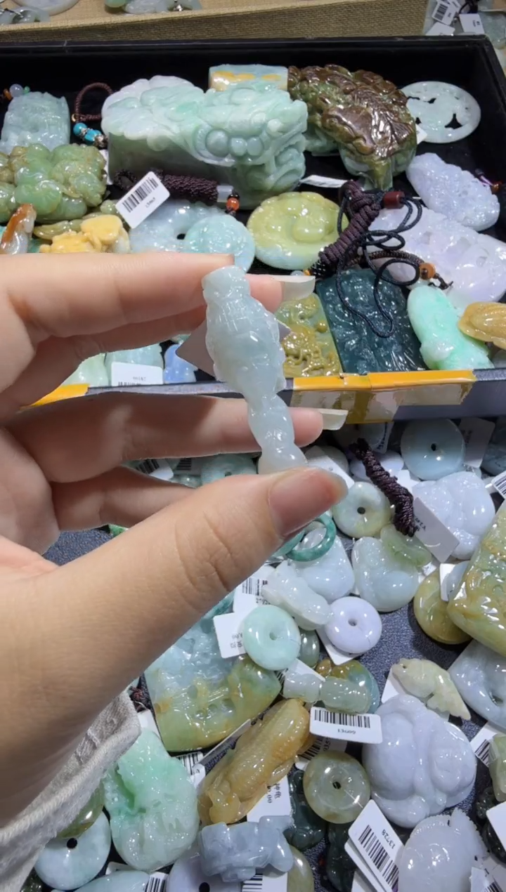 【闪购商品】翡翠颈饰未镶嵌00000220